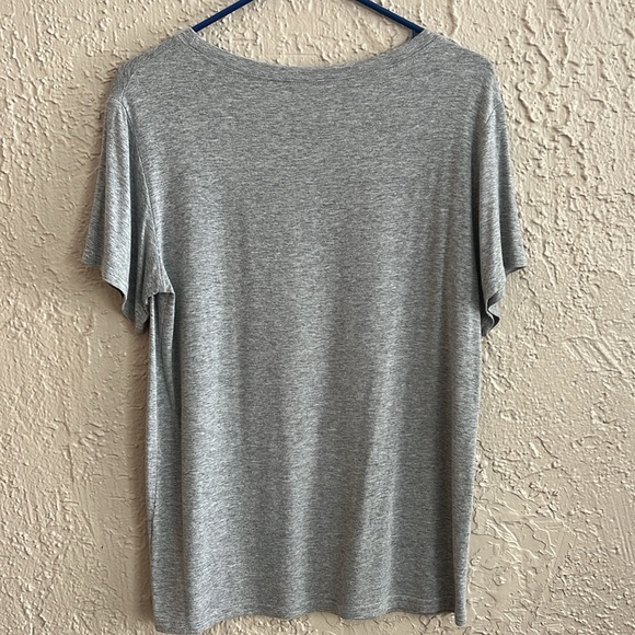 ⭐️ Pineapple T-Shirt - Picture 2 of 4